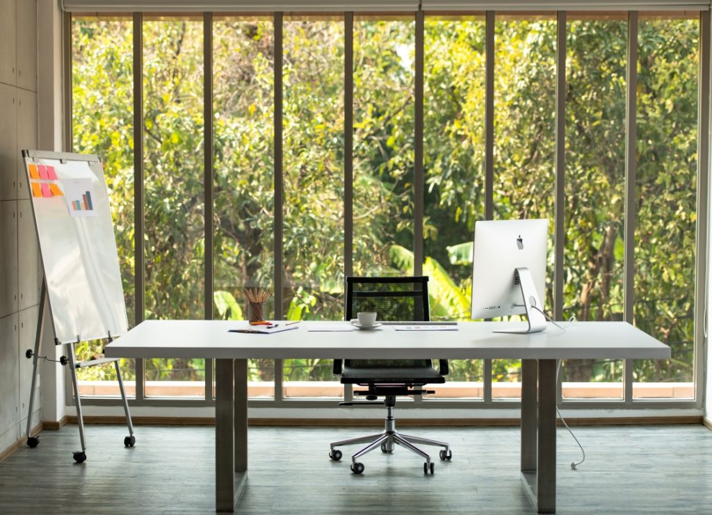 Elevando la Experiencia Ejecutiva: Claves del Diseño en Oficinas de Gerencia