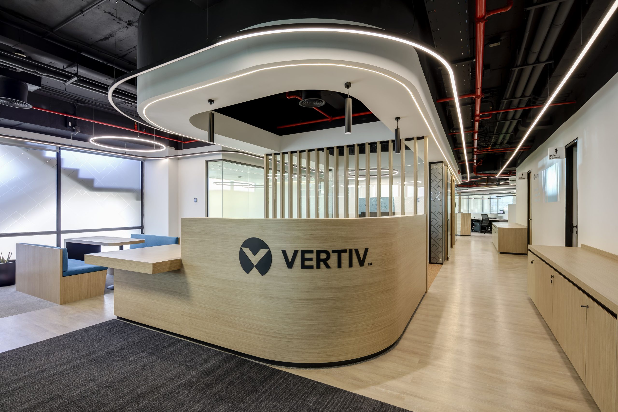 Remodelación de oficinas corporativas Vertiv Chile